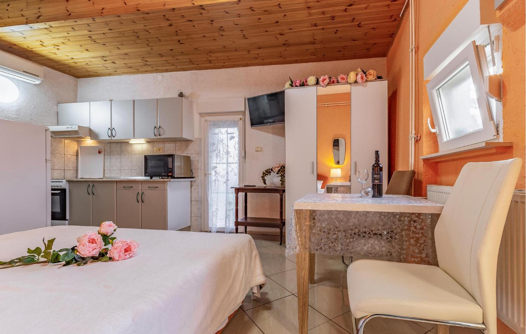 Pet Friendly Apartment In Medulin With Wifi Exterior foto